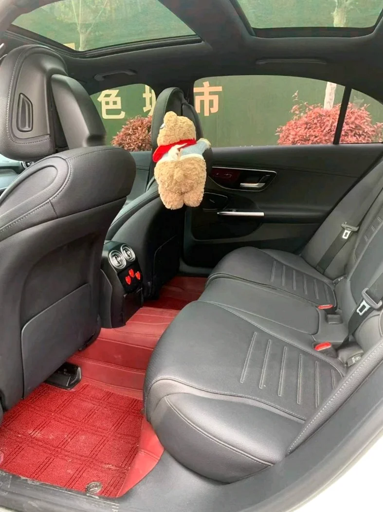 奔驰C 内饰后排