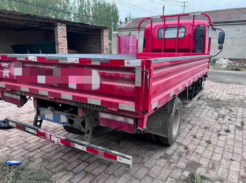 解放卡车 后面外观一