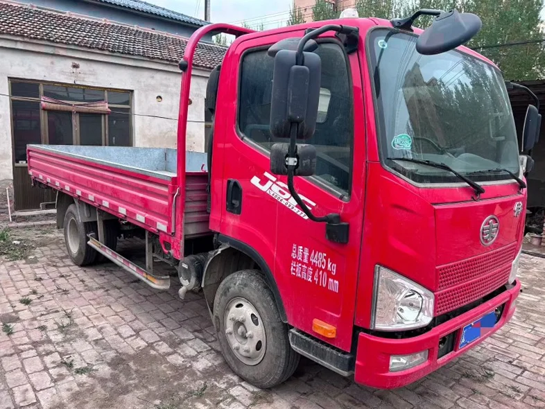 解放卡车 正面外观二