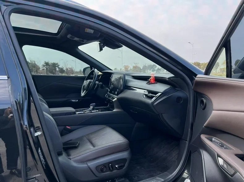 雷克萨斯RX 内饰前排