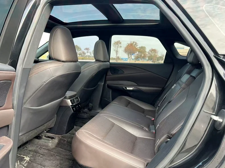 雷克萨斯RX 内饰后排