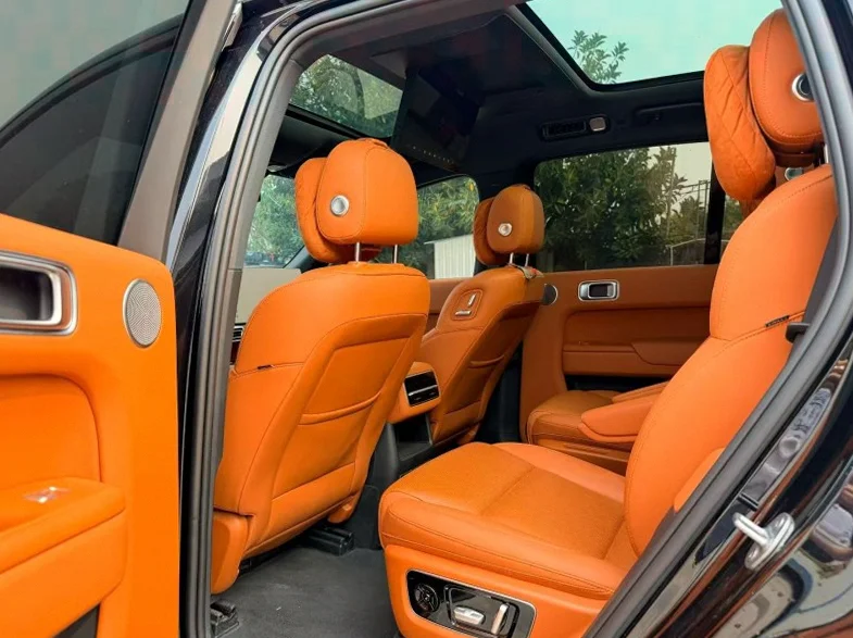 理想L8 内饰前排