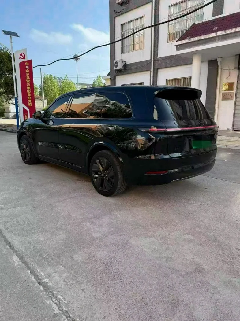 理想L9 内饰后排