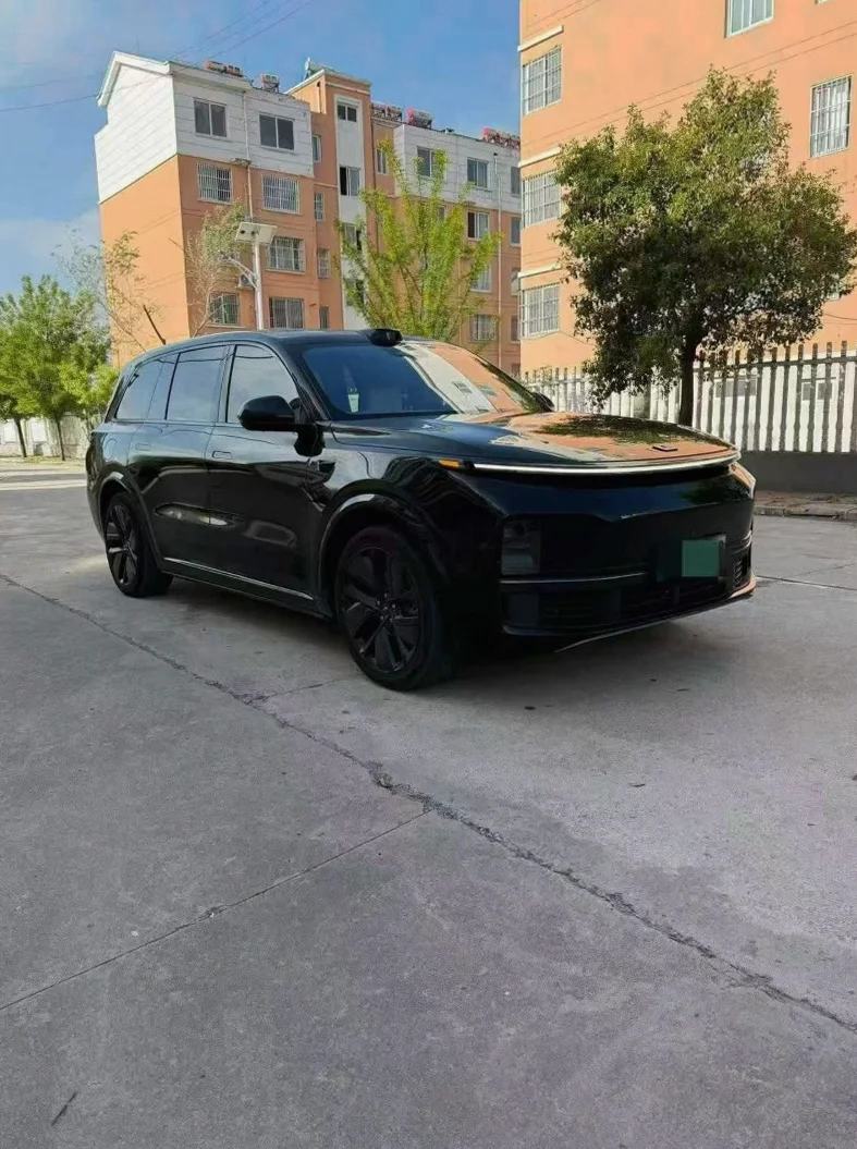 理想L9 正面外观三