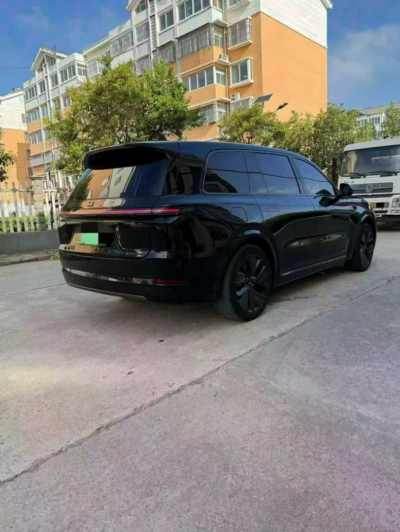 理想L9 内饰前排