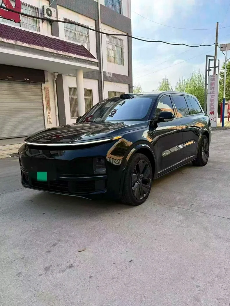 理想L9 正面外观二