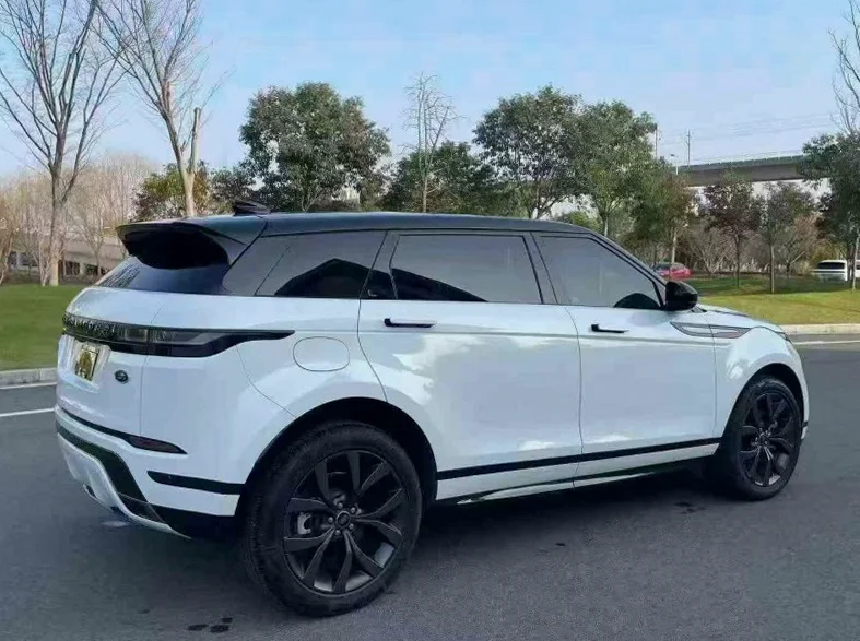 路虎极光 内饰后排