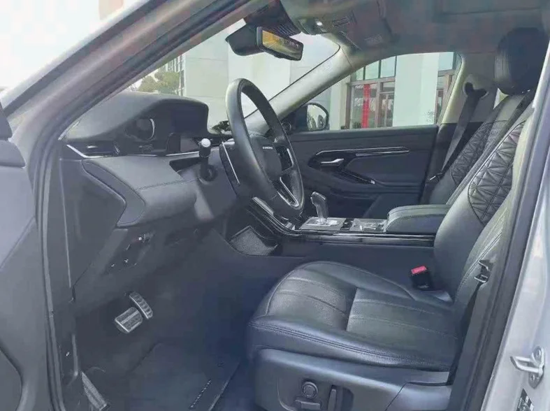 路虎极光 后面外观一