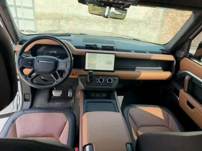 路虎卫士 后面外观三