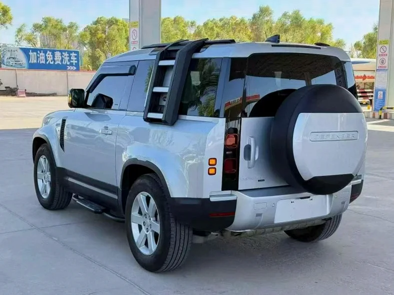 路虎卫士 内饰前排