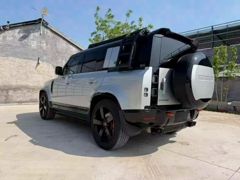 路虎卫士 内饰前排