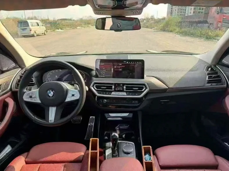 宝马X3 后面外观一