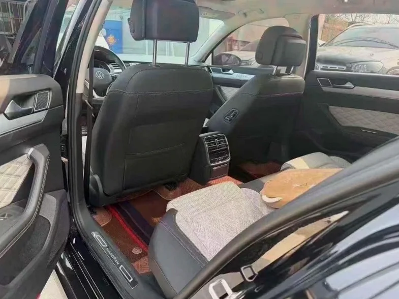 大众迈腾 后面外观二