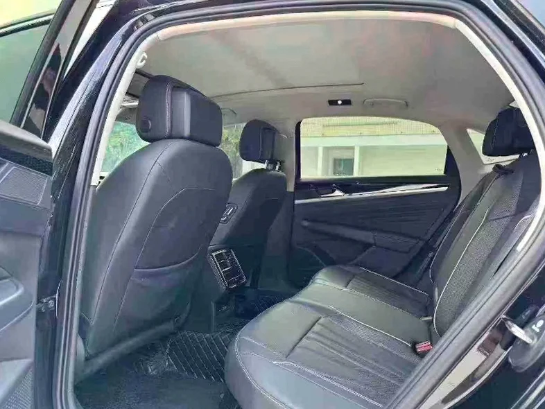 大众帕萨特 后面外观二