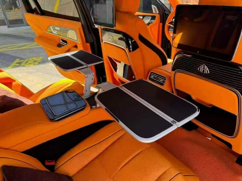 奔驰GLS 后面外观一