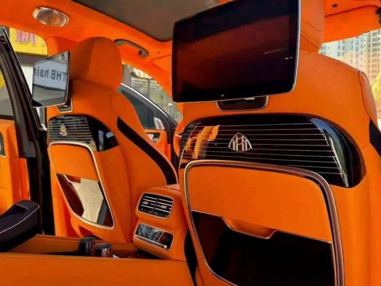 奔驰GLS 后面外观三