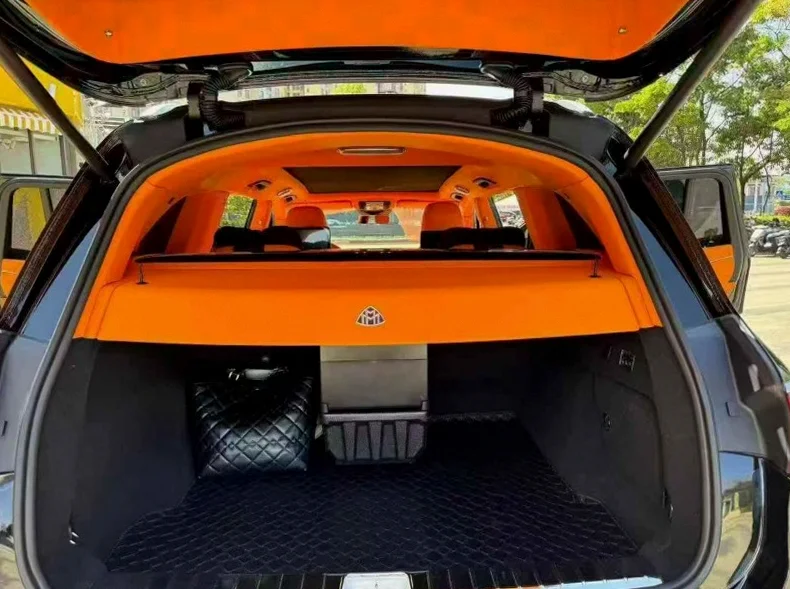 奔驰GLS 正面外观三