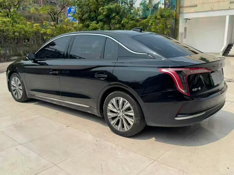 红旗E-QM5 内饰前排