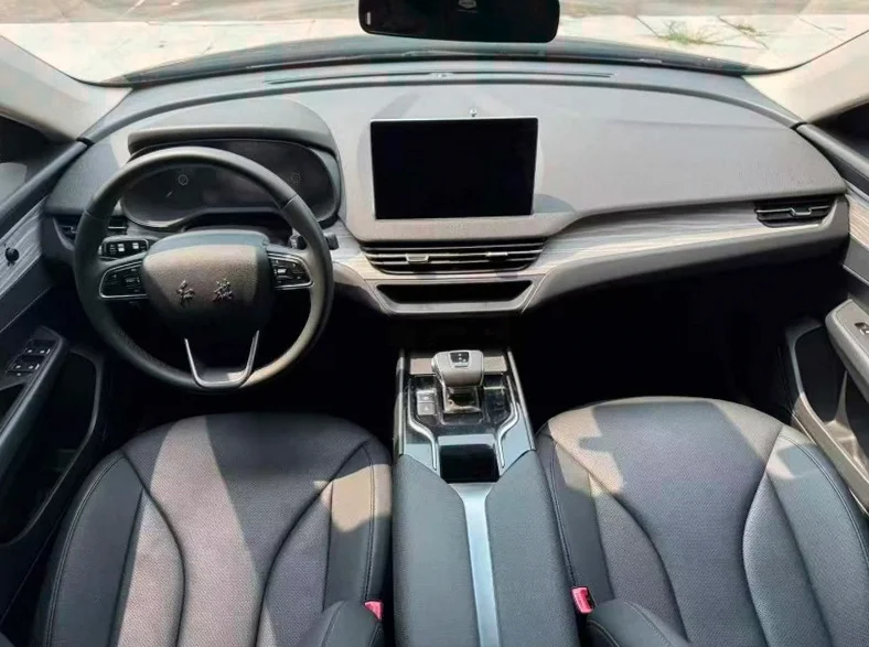 红旗E-QM5 后面外观三