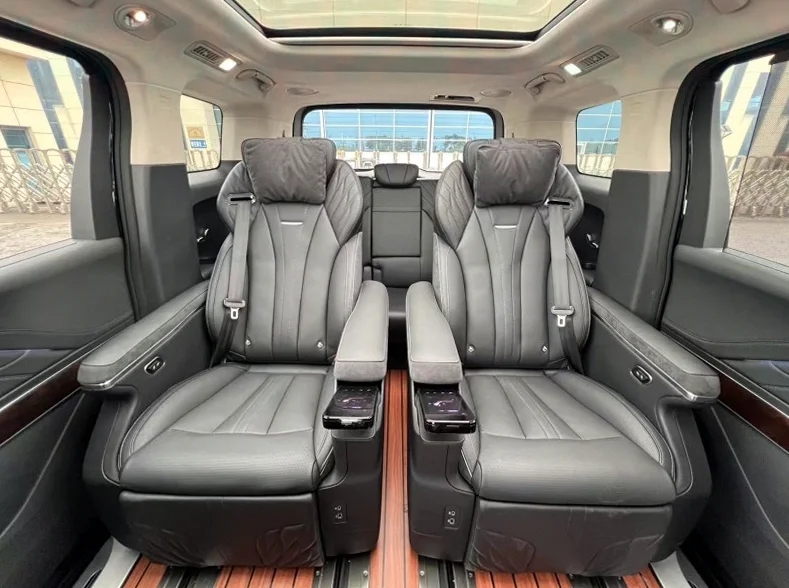 红旗HQ9 后面外观三