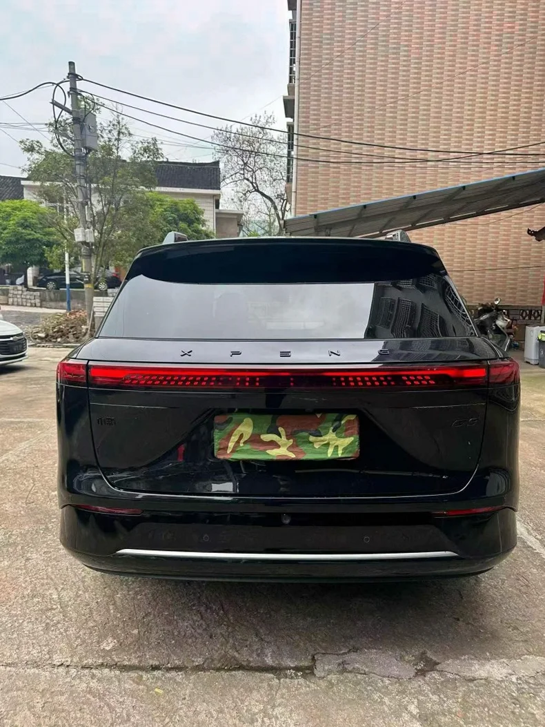 小鹏汽车G9 内饰前排