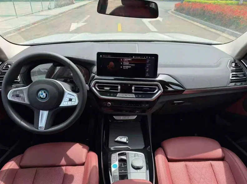 宝马IX 后面外观三