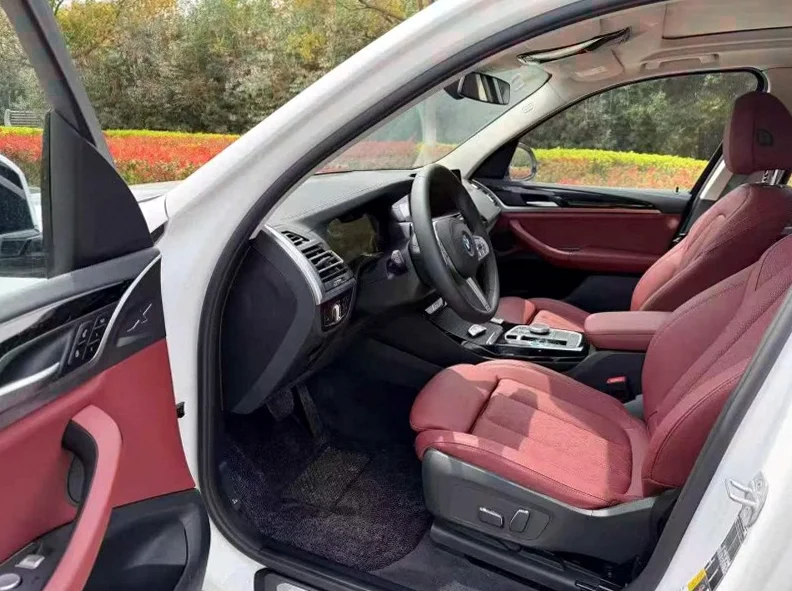 宝马IX 后面外观二