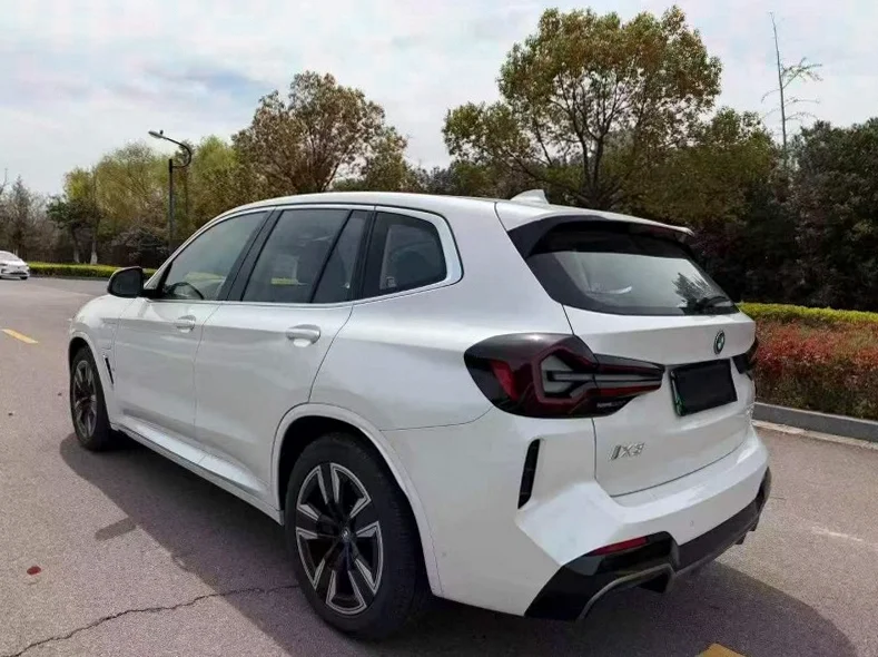 宝马IX 内饰前排