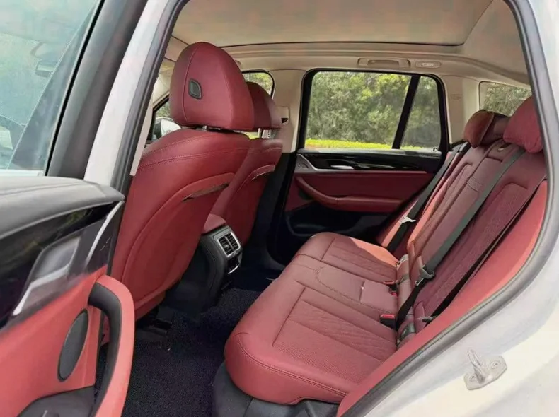 宝马IX 后面外观一