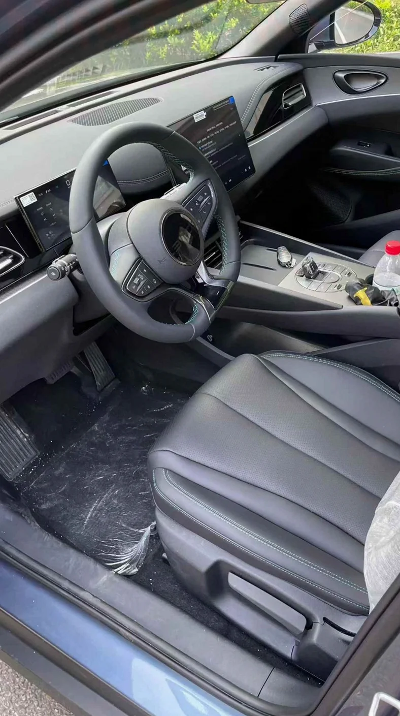 比亚迪海豹 后面外观一