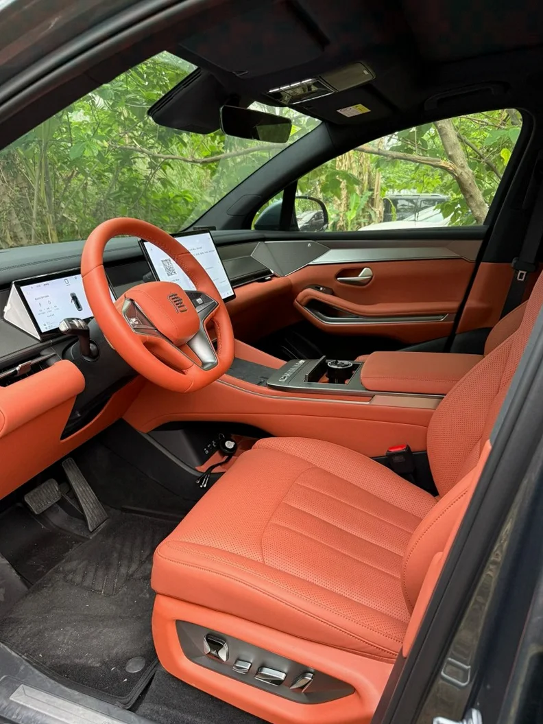 比亚迪唐 内饰前排