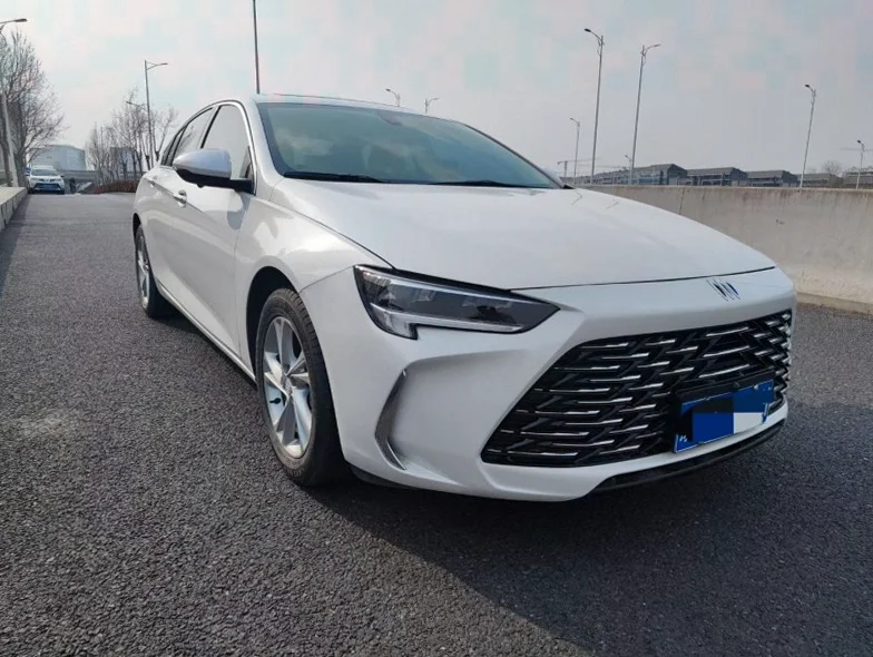 别克君威 正面外观二