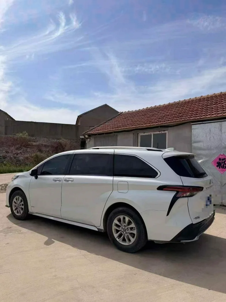 丰田格瑞维亚 内饰后排