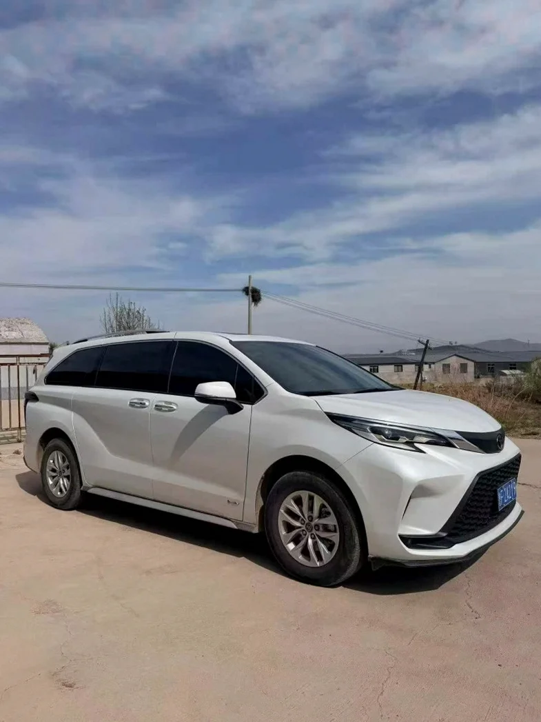 丰田格瑞维亚 正面外观二