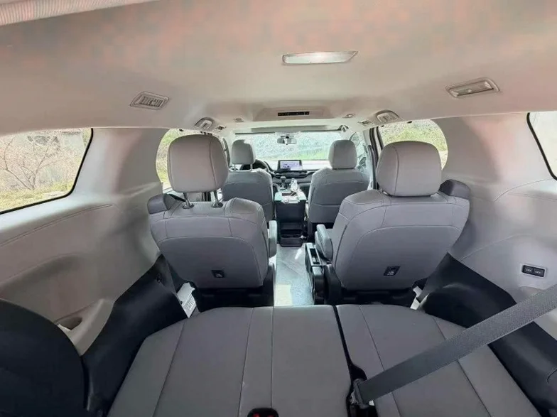 丰田格瑞维亚 后面外观二