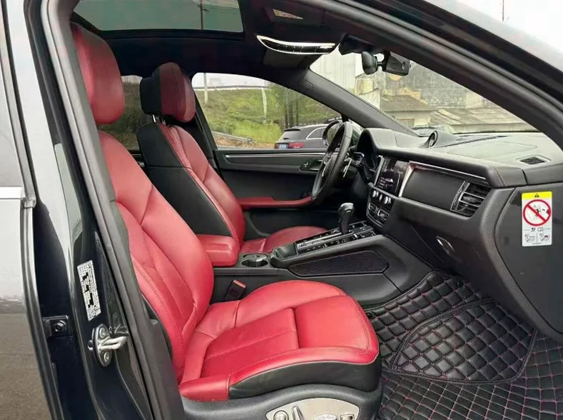 保时捷Macan 后面外观一