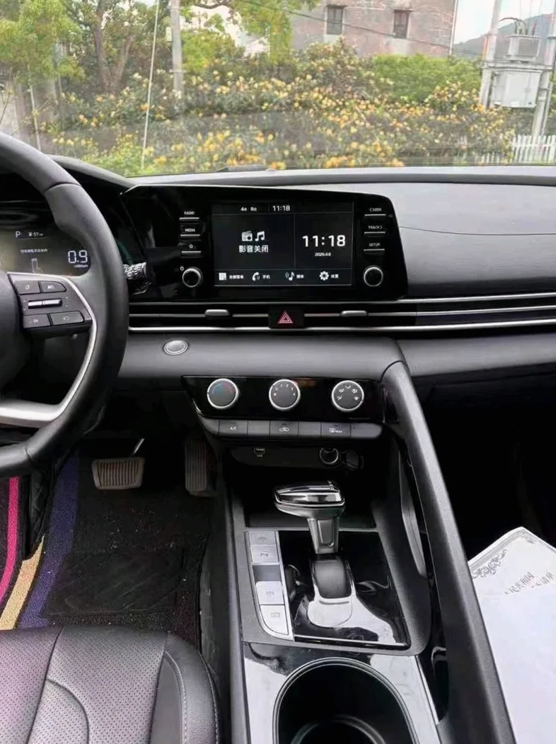 现代伊兰特 后面外观三