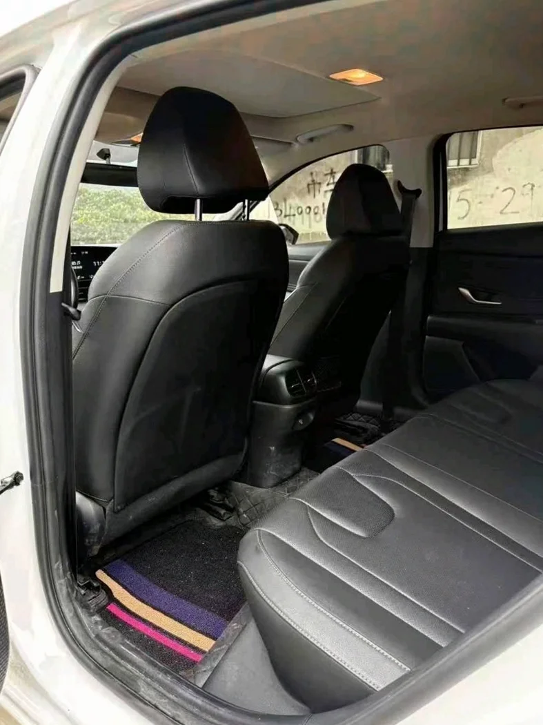 现代伊兰特 后面外观二