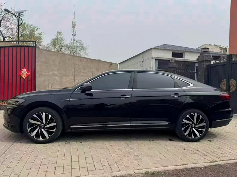 大众帕萨特 内饰前排