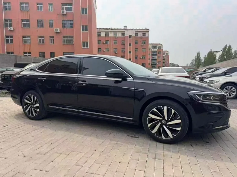 大众帕萨特 正面外观二