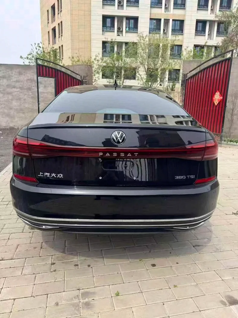 大众帕萨特 内饰后排