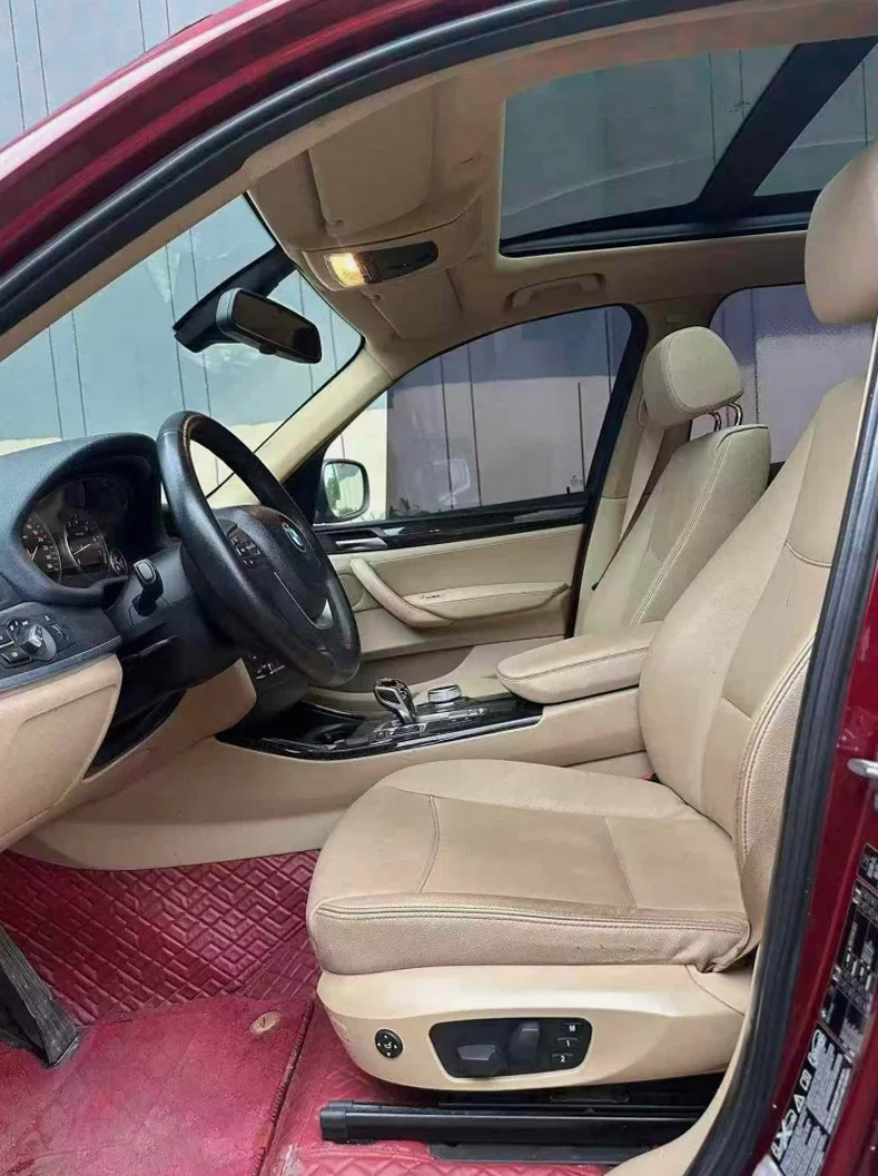 宝马X3 后面外观一