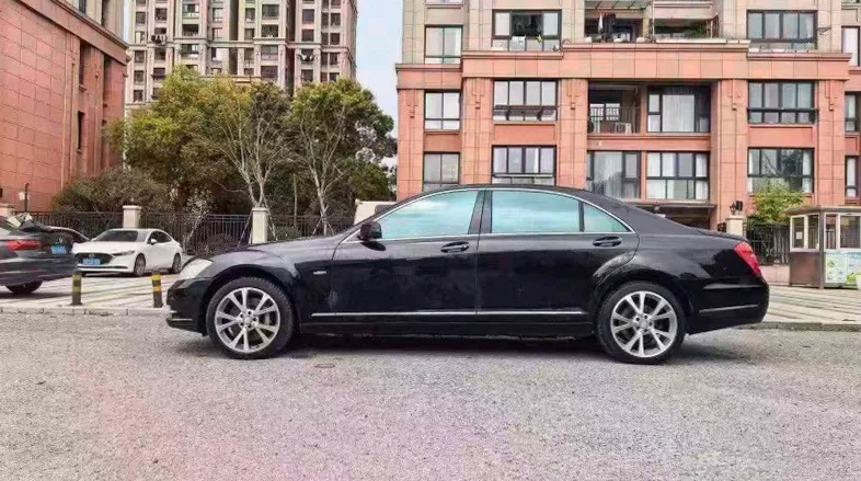 奔驰S 正面外观三