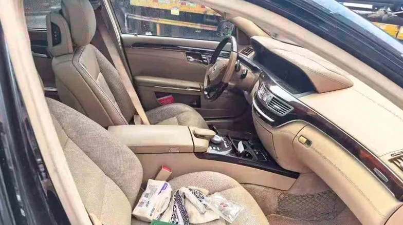 奔驰S 后面外观三