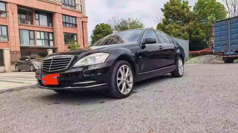 奔驰S 正面外观二