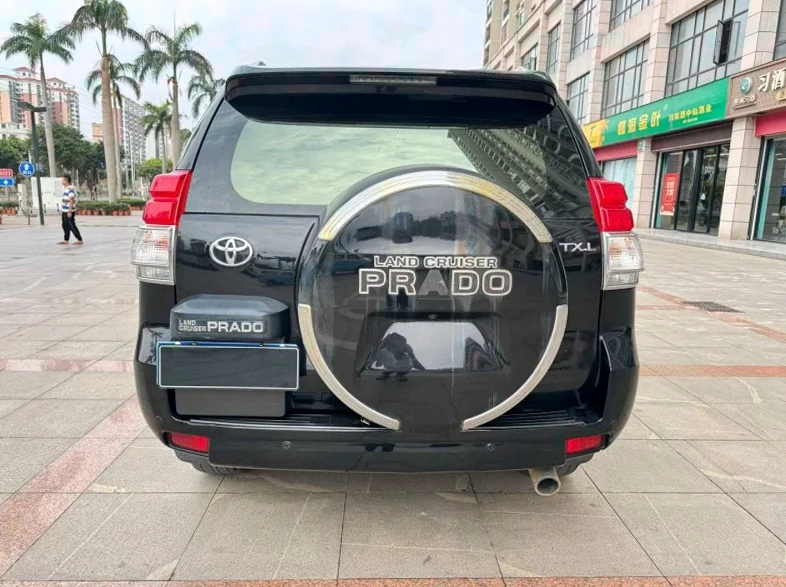 丰田普拉多 内饰后排