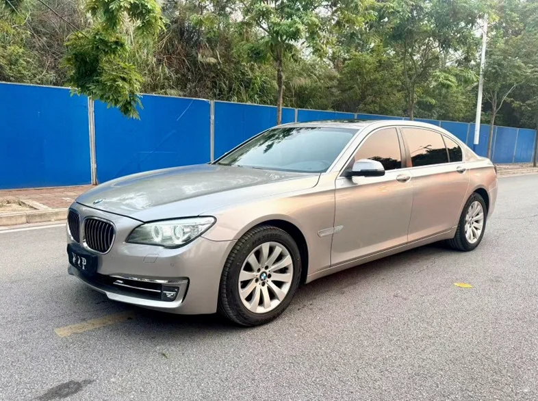 宝马7系 内饰前排