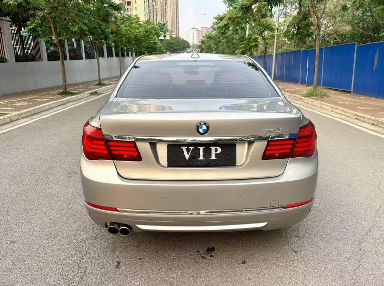 宝马7系 后面外观三