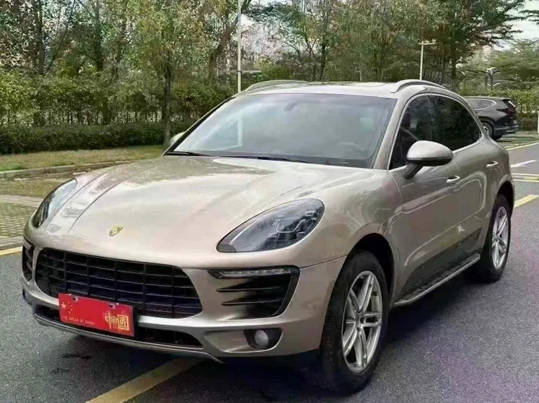 保时捷Macan 正面外观二