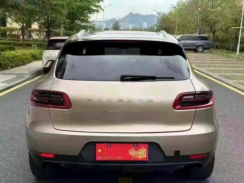 保时捷Macan 驾驶室